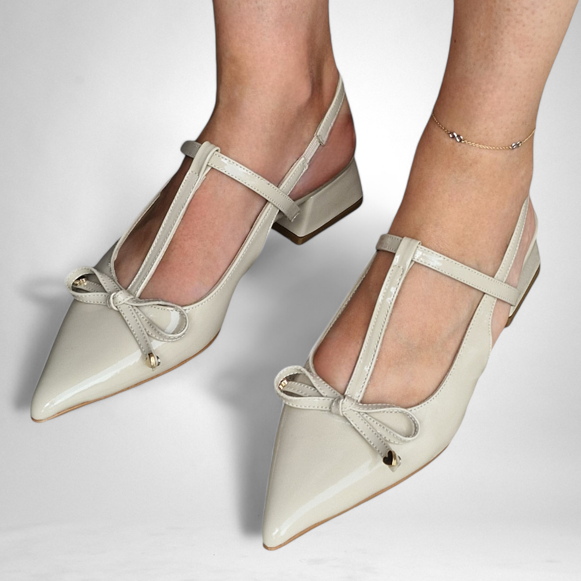 Pantofi DALILA ecru din piele lăcuită - imagine 2