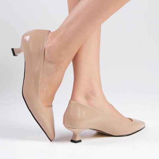 Pantofi MILENA nude din piele lăcuită