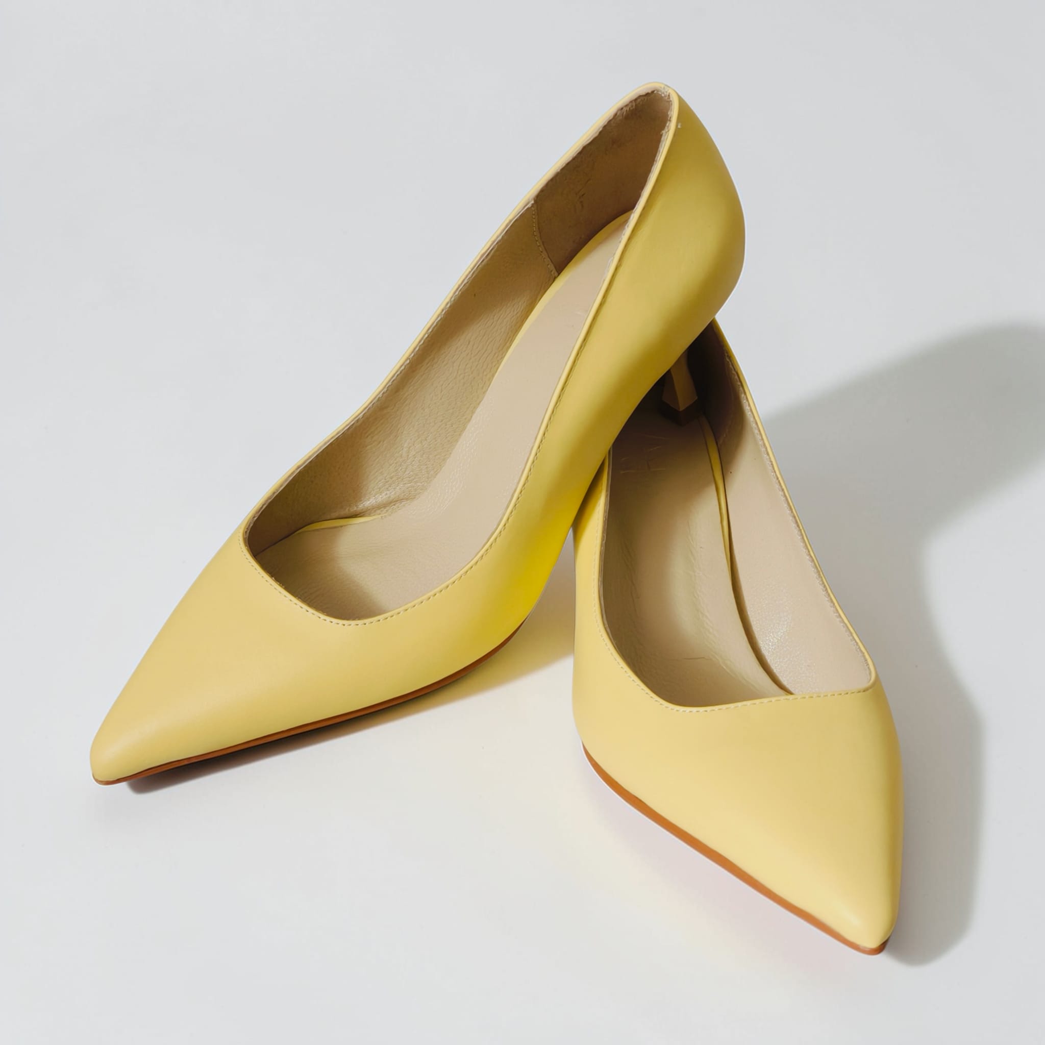 Pantofi CARMEN galbeni din piele naturală - imagine 5