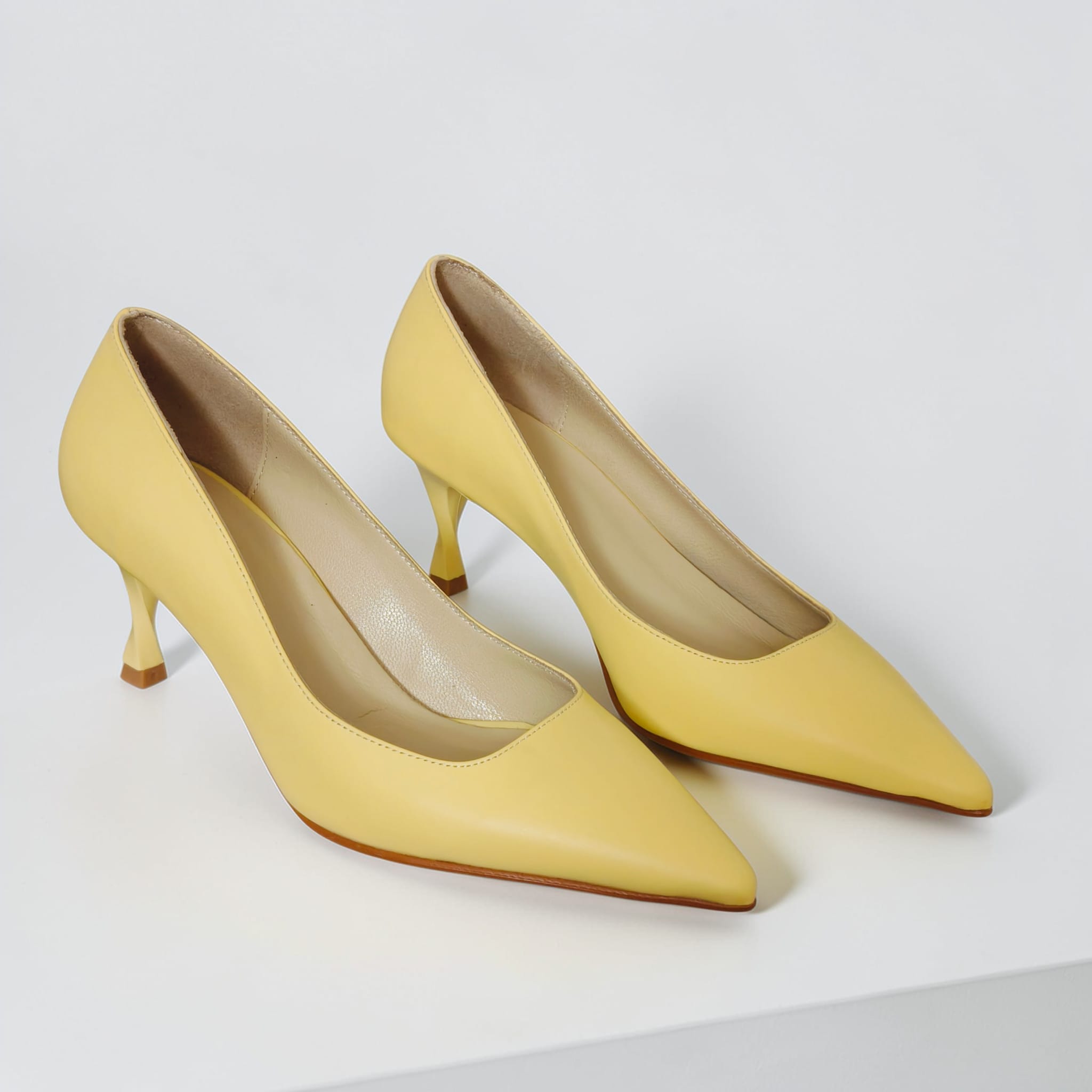 Pantofi CARMEN galbeni din piele naturală - imagine 4