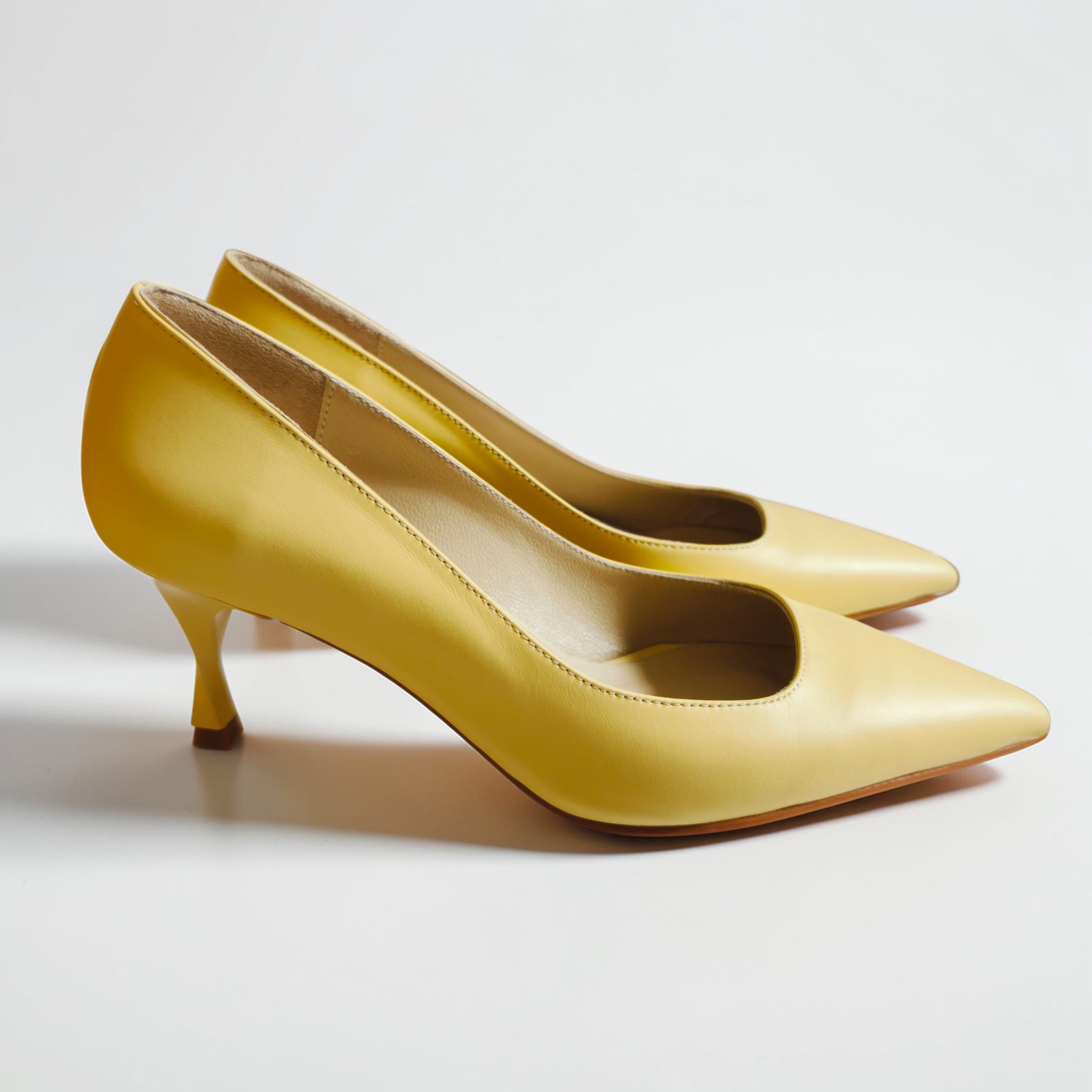 Pantofi CARMEN galbeni din piele naturală